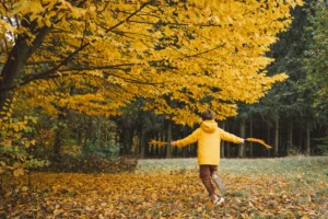 Niño Corriendo Otoño Alergias
